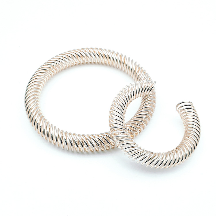 Electrical conducting springs